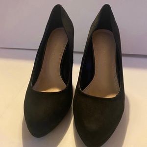 Kelly & Katie black Suede heels size 8